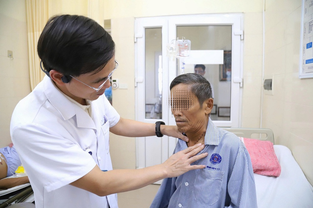 Bệnh viện K: Phẫu thuật robot thành công ca ung thư thực quản phức tạp sau hóa xạ trị